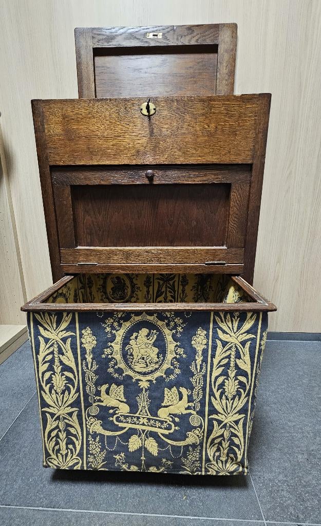 Armoire à couture, Antiquités & Art, Antiquités | Meubles | Armoires, Enlèvement