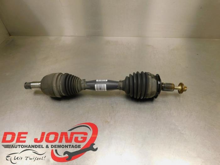 Aandrijfas links-voor van een Mercedes B-Klasse, Gebruikt, -, Ophalen of Verzenden, -