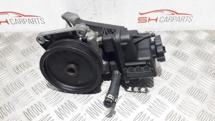 Stuurbekrachtiging Pomp van een Mercedes E-Klasse, Auto-onderdelen, Besturing, Mercedes-Benz, Gebruikt, 3 maanden garantie, Ophalen of Verzenden