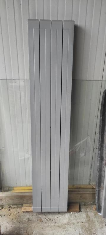 2 aluminium radiatoren voor centrale verwarming beschikbaar voor biedingen