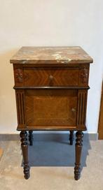 Chevet ancien avec dessus en marbre, Ophalen