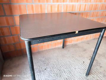 Tafel beschikbaar voor biedingen