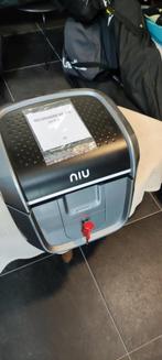 NIU  topbox/kofferbak Nieuw, Fietsen en Brommers, Brommeronderdelen | Algemeen, NIU, Zo goed als nieuw, Ophalen