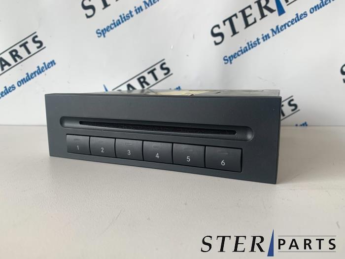 Changeur de CD d'un Mercedes A-Klasse, Autos : Pièces & Accessoires, Électronique & Câbles, Mercedes-Benz, Utilisé, 3 mois de garantie