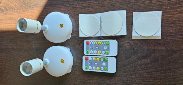 2 spotjes, draagbaar, LED, timer, standen, nieuw, warm wit, Huis en Inrichting, Lampen | Spots, Nieuw, Plafondspot of Wandspot