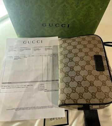 Sacoche Banane Gucci  disponible aux enchères