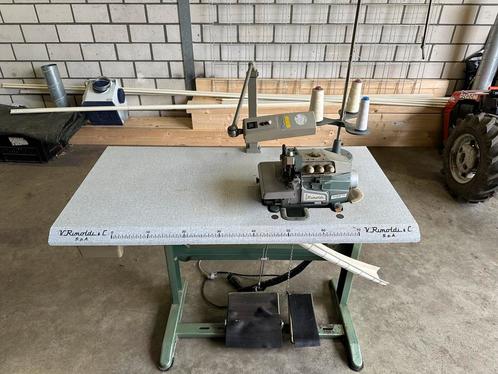 Industriele lockmachine 3 draad, Hobby en Vrije tijd, Naaimachines en Toebehoren, Zo goed als nieuw, Lockmachine, Ophalen