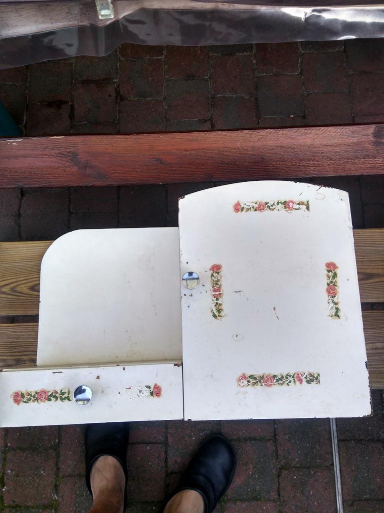 Antieke /retro klein kastje met schuif, Ophalen of Verzenden