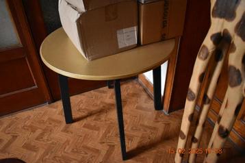Ronde tafel van massief hout Ronde tafel beschikbaar voor biedingen
