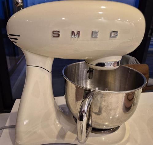 SMEG keukenrobot met veel accessoires, Elektronische apparatuur, Keukenmixers, Zo goed als nieuw, 4 liter of meer, 3 snelheden of meer