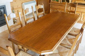 Très belle table en chêne avec huit (8) chaises, Maison & Meubles, Tables | Tables à manger, 150 à 200 cm, Comme neuf, Enlèvement