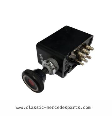 Alarmlicht schakelaar Mercedes w114 w115 w108 w109 beschikbaar voor biedingen