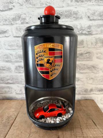 Porsche lamp, Enlèvement