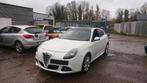 Alfa giulietta 1600cc diesel 2013 147000km gps clim cuir 1pr, Te koop, Stadsauto, 5 deurs, Zwart