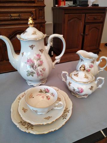 servies beschikbaar voor biedingen