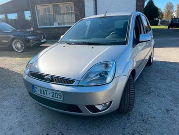 Ford Fiesta 1.3i 5vit 5d Airco 45.600km 1Eig+OHboek disponible aux enchères