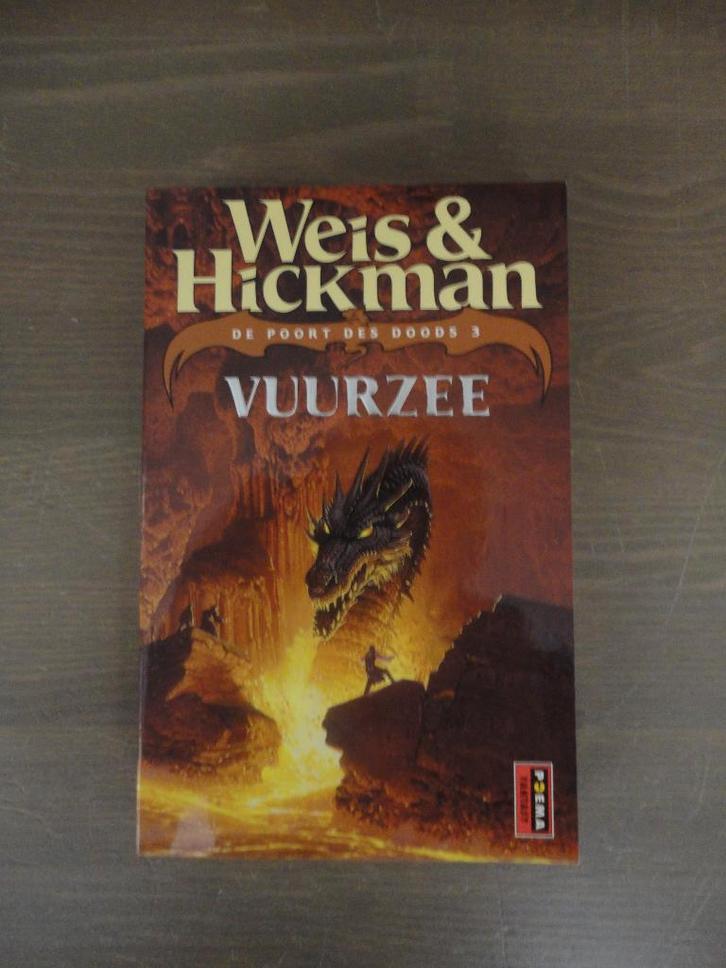 De poort des doods Deel 3 Vuurzee - Margaret Weis, Boeken, Fantasy, Zo goed als nieuw, Ophalen of Verzenden