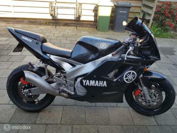 In onderdelen Yamaha FZR 1000 EXUP 1994 beschikbaar voor biedingen
