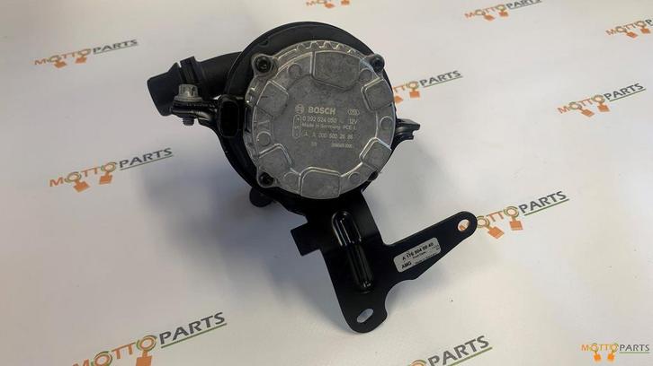 Mercedes coolant watercirculatiepomp waterpomp A0005002686, Auto-onderdelen, Motor en Toebehoren, Mercedes-Benz, Gebruikt, Ophalen of Verzenden