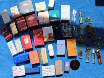 Lot parfum flesjes en doosjes beschikbaar voor biedingen