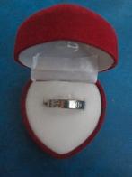 Bague - couleur argentée - croix templière (NOUVELLE), Bijoux, Sacs & Beauté, Bagues, Neuf, Enlèvement ou Envoi, Fer ou Acier