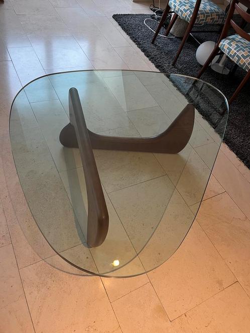 Table style Noguchi, Huis en Inrichting, Tafels | Salontafels, Zo goed als nieuw, Glas, Ophalen
