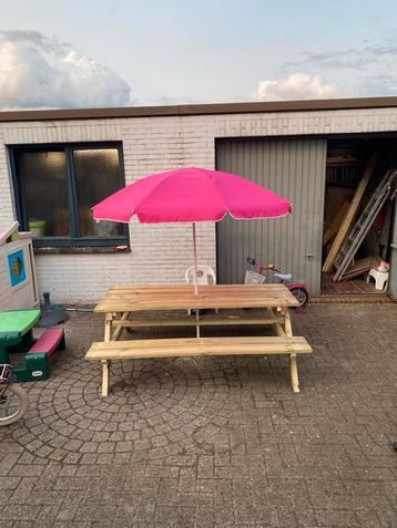Picknicktafel beschikbaar voor biedingen