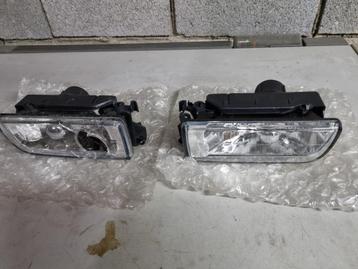 BMW E36 Mistlamp met houder (rechts) beschikbaar voor biedingen
