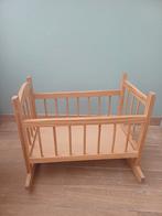 Houten poppenbed, Kinderen en Baby's, Ophalen, Zo goed als nieuw