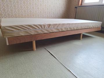 1 persoonsbed met anti allergische,afwasbare matras. beschikbaar voor biedingen