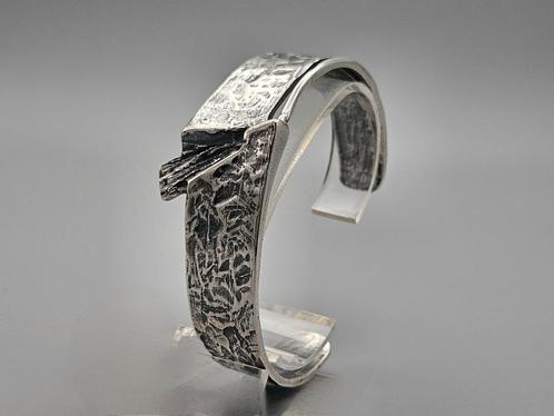 Zilveren tijdloze armband scandinavische design. 2024/Z33, Handtassen en Accessoires, Antieke sieraden, Armband, Zilver, Ophalen of Verzenden