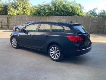 Opel Astra Break SW essence 2013 avec 109 000 km*GPS*OPTION, Euro 5, Entreprise, Noir, 5 portes