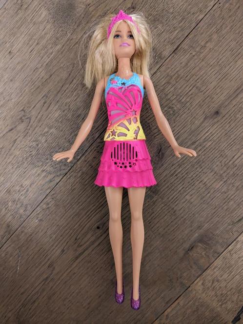 Barbie dreamtopia lumineuse, Enfants & Bébés, Jouets | Poupées, Utilisé, Barbie, Enlèvement