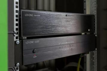 Loxone music server 4 zones en 12 Channel amplifier beschikbaar voor biedingen