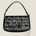 Louis Vuitton Graffiti Pochette Accessoires, Handtassen en Accessoires, Tassen | Damestassen, Ophalen of Verzenden, Gebruikt, Bruin