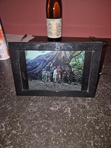Digitale fotokader beschikbaar voor biedingen