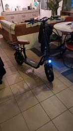 Step met Zadel .Grote Banden ., Fietsen en Brommers, Ophalen, Zo goed als nieuw