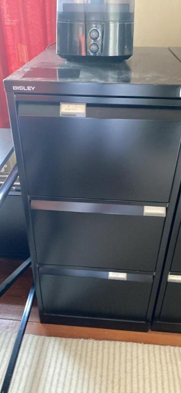 HANGFILE OF LADENKAST METAAL ZEER STEVIG beschikbaar voor biedingen