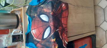 2 spider man pyjama's  beschikbaar voor biedingen