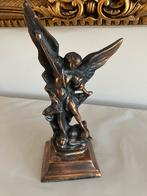 Statue ancienne en cuivre de Saint Michel, Antiquités & Art, Enlèvement ou Envoi
