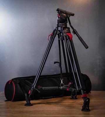 Cartoni Focus 12 Fluid Head/Red Lock 100 Tripod