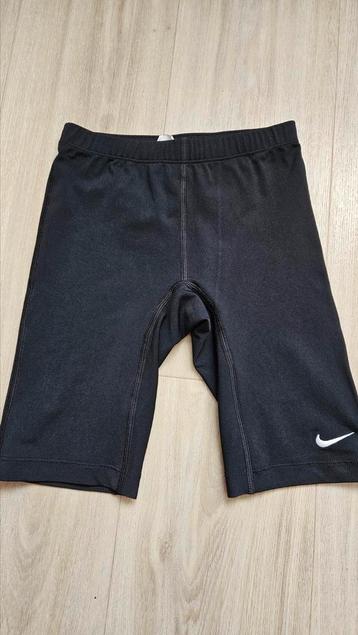 Zwembroek Nike 147-158 cm beschikbaar voor biedingen