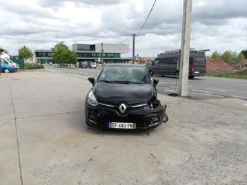 Voiture accidentée Renault Clio ! ! ! !