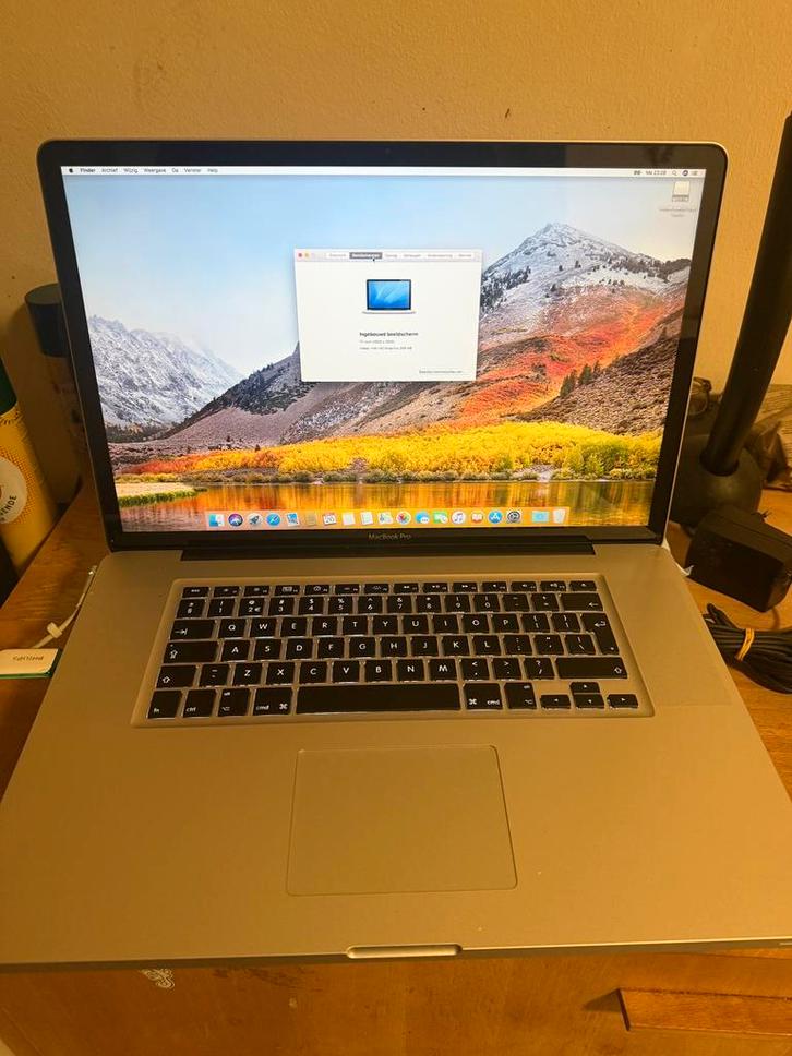 Macbook pro 17-inch, Computers en Software, Apple Macbooks, Gebruikt, MacBook Pro, 17 inch, 2 tot 3 Ghz, 512 GB, 8 GB, Qwerty
