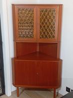 Mooie Vintage '60 Deense hoekkast- teakfineer met geel glas, Huis en Inrichting, Glas, 150 tot 200 cm, Gebruikt, Met deur(en)