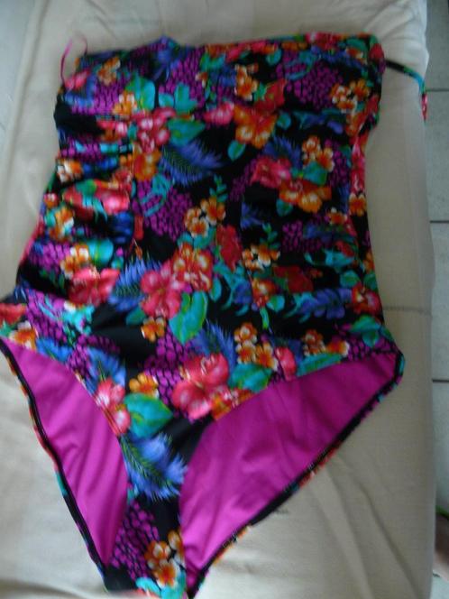 Nog als nieuw badpak met bloemmotief M 44, Kleding | Dames, Badmode en Zwemkleding, Nieuw, Badpak, Ophalen of Verzenden