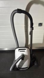 MIELE Stofzuiger Complete C3, Elektronische apparatuur, Stofzuigers, Stofzuiger, Zo goed als nieuw, 2000 watt of meer, Ophalen