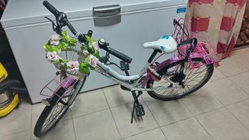 Meisjes fiets 24" beschikbaar voor biedingen