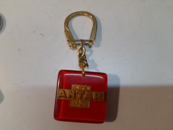Oude Antar sleutelhanger beschikbaar voor biedingen