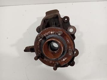 MOYEU DE ROUE AVANT DROIT Ford Focus 3 Wagon, Utilisé, Ford